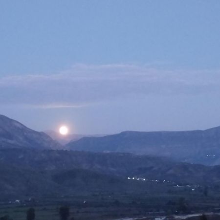 Rondo Guesthouse Gjirokastra Kültér fotó