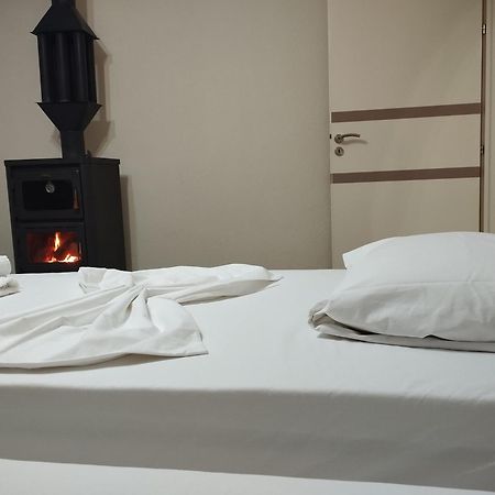 Rondo Guesthouse Gjirokastra Kültér fotó