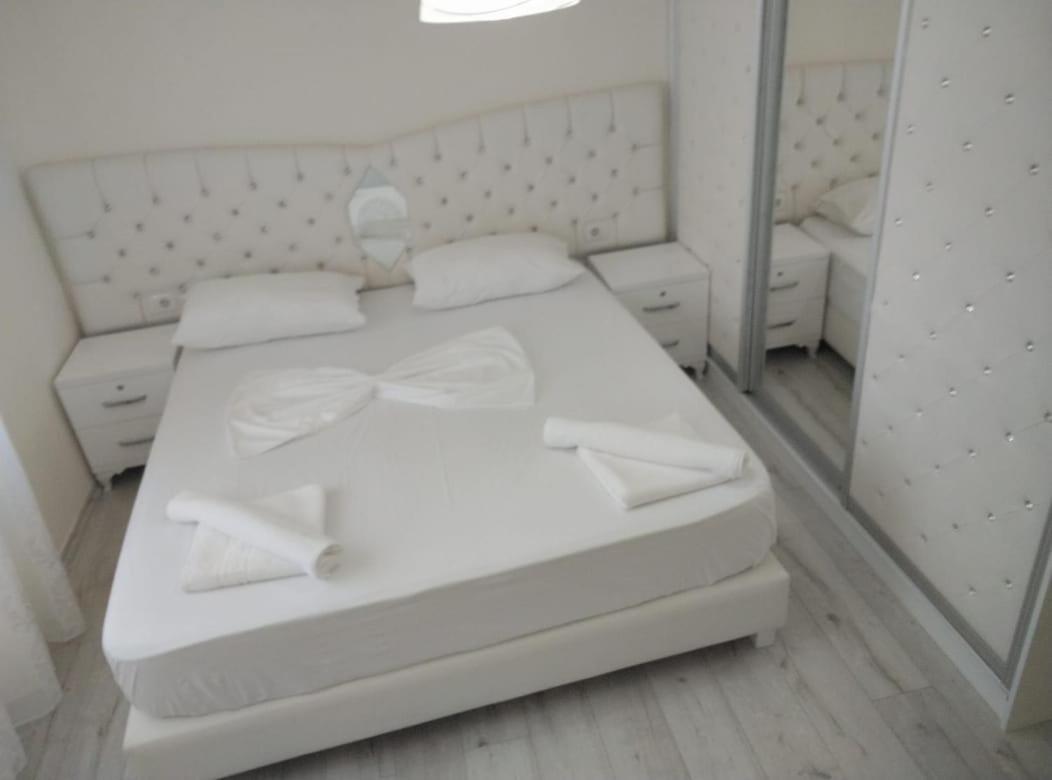 Rondo Guesthouse Gjirokastra Kültér fotó
