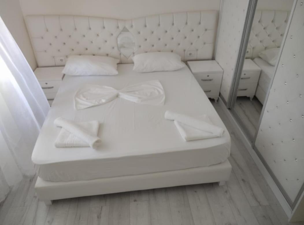 Rondo Guesthouse Gjirokastra Kültér fotó