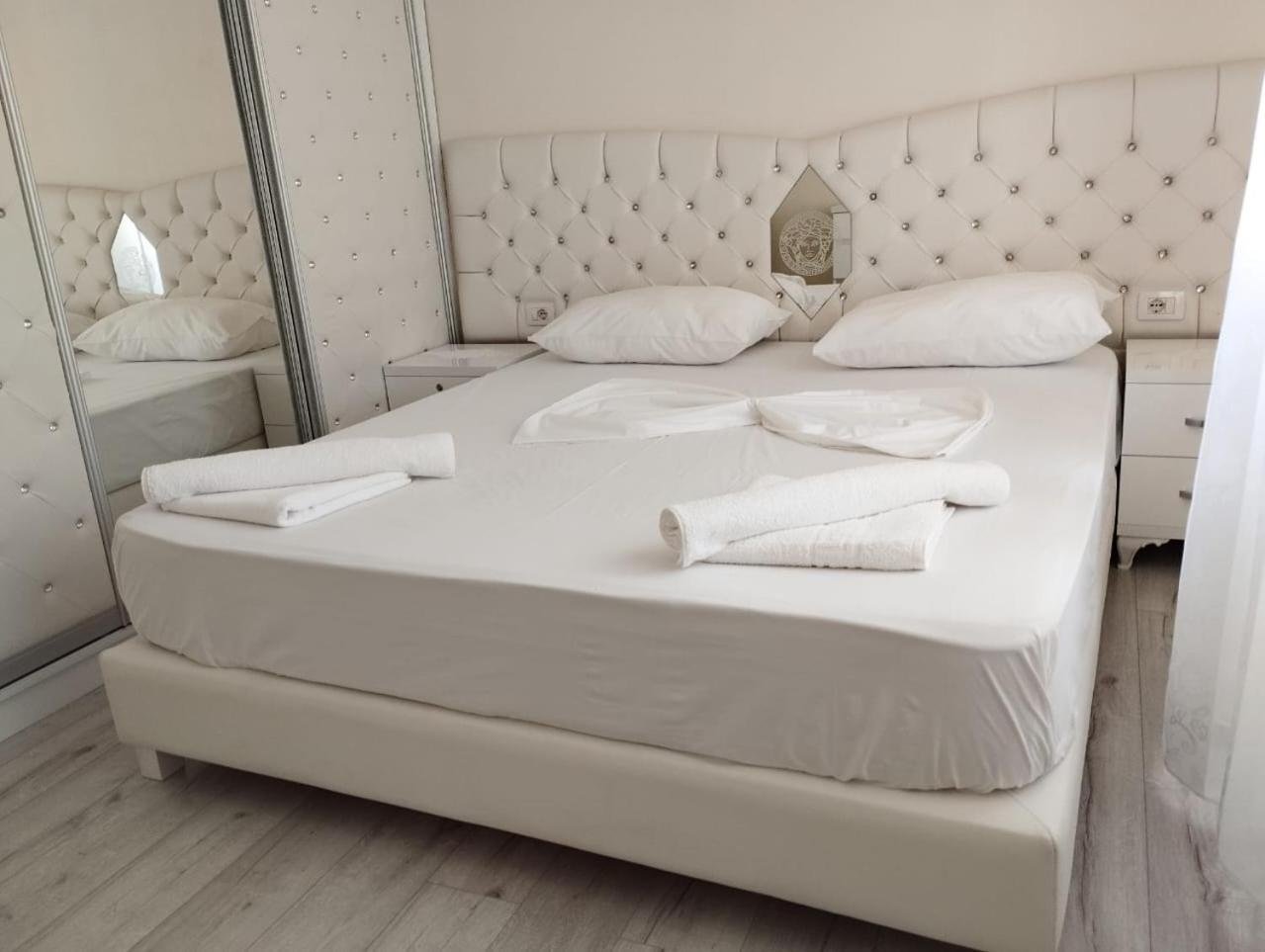 Rondo Guesthouse Gjirokastra Kültér fotó