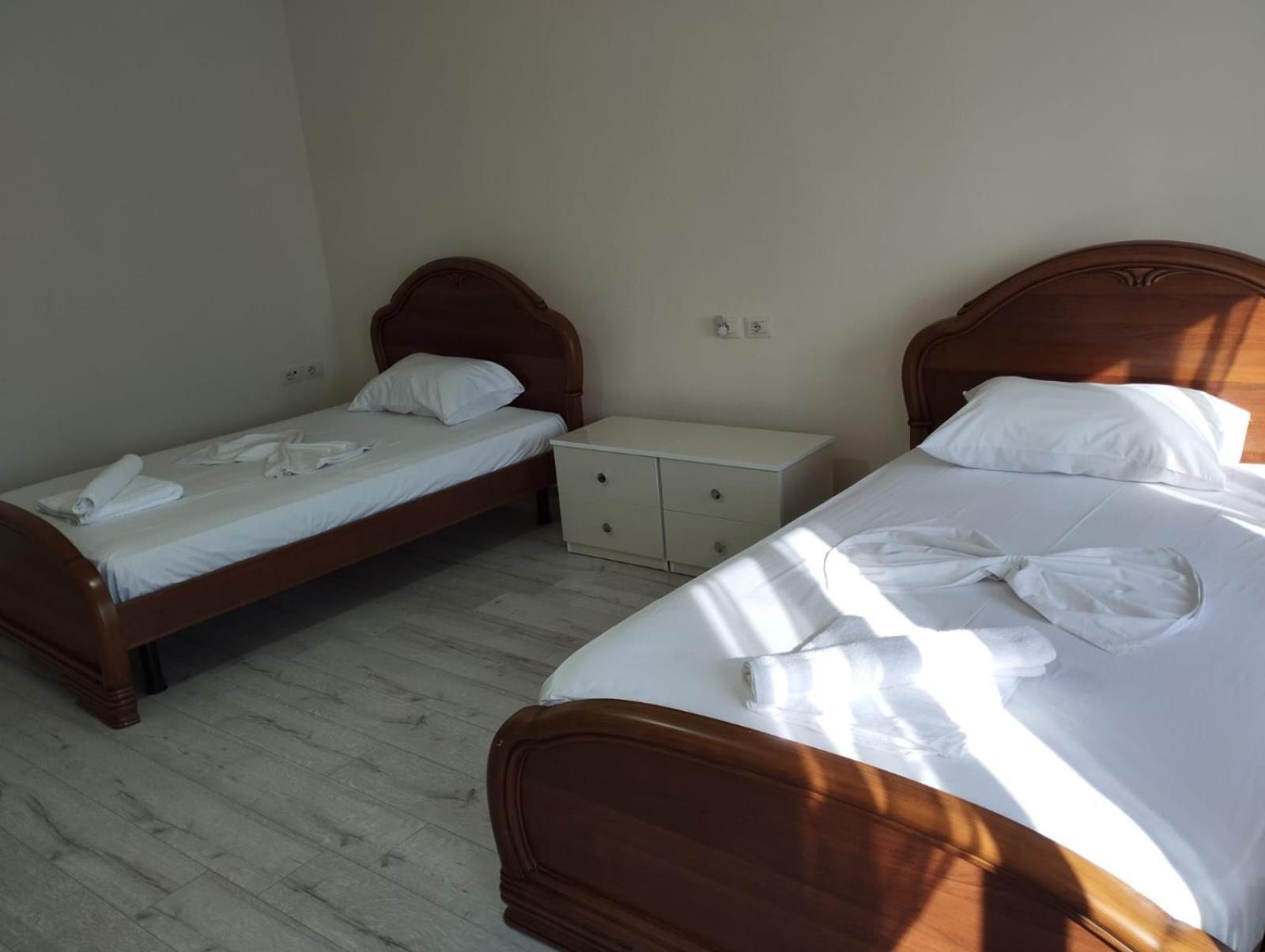 Rondo Guesthouse Gjirokastra Kültér fotó