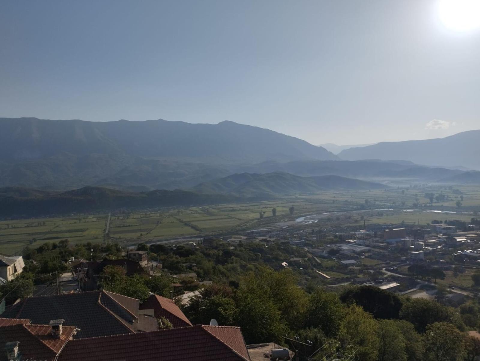 Rondo Guesthouse Gjirokastra Kültér fotó