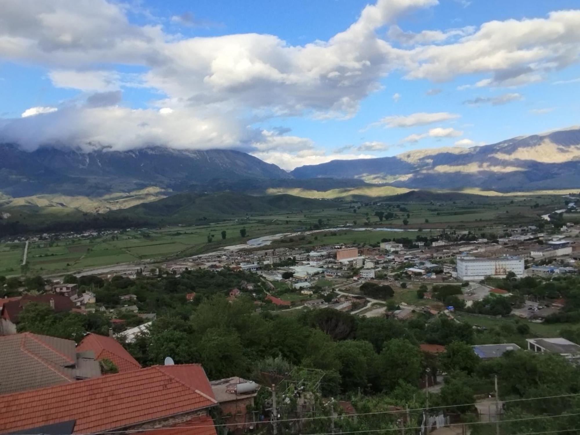 Rondo Guesthouse Gjirokastra Kültér fotó